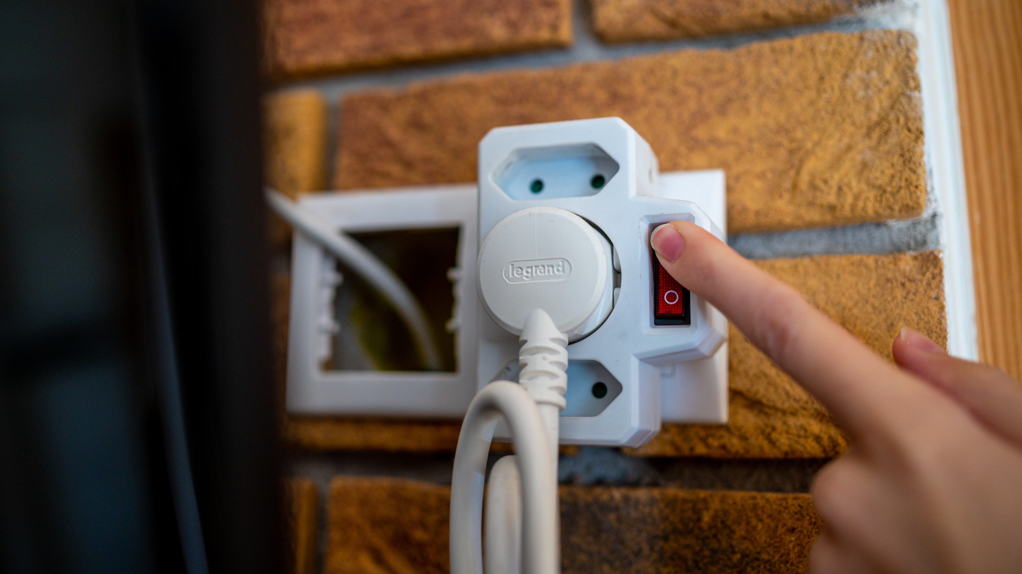 Délután óta nincs áram több Veszprém megyei településen, miközben -11 fok van Kép