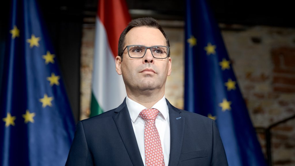 „Egyszázalékos DK-t próbál elhitetni az országgal ez a pénzéhes kamuizé” – reagált a Medián Molnár Csaba vádjaira