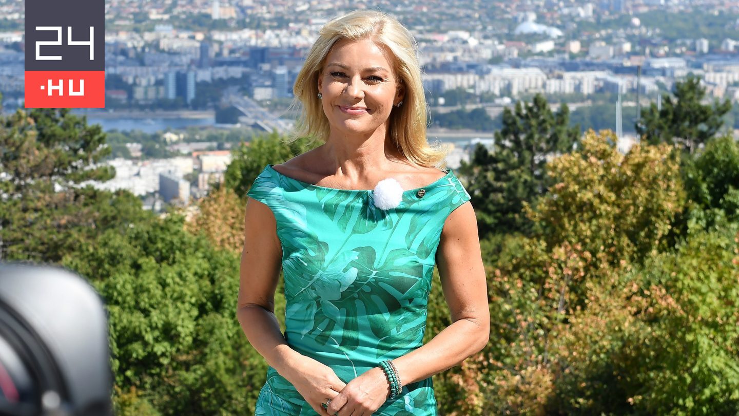 Barta Sylvia egy szál bikiniben írta bele a hóba, hogy boldog új évet kíván mindenkinek