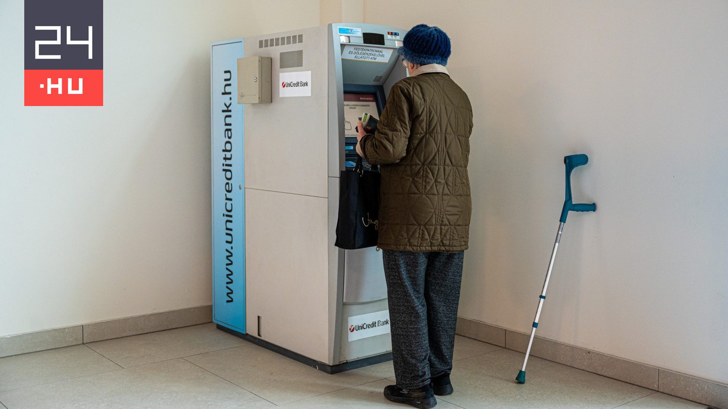 Változás a nyugdíjkifizetésnél februártól, több mint egymillió időst érint