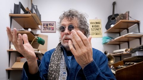 Presser Gábor 53 év után kapta meg az LGT-s aranylemezt, de több érdekességet is talált annak címkéjén.