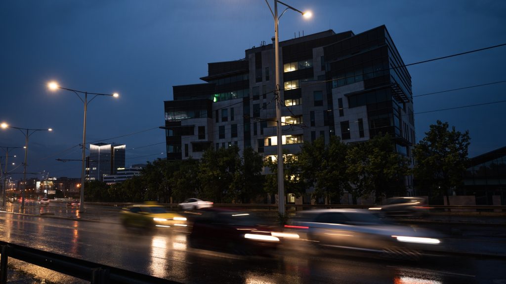 Így szigorodhatnak a világítás szabályai a KRESZ-tervezet szerint