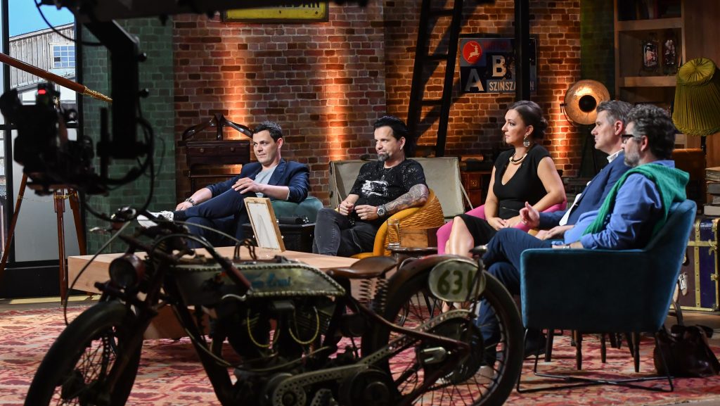 Kincsvadászok-kvíz: lássuk, kapnál-e széket Fejes Tomiék mellett!