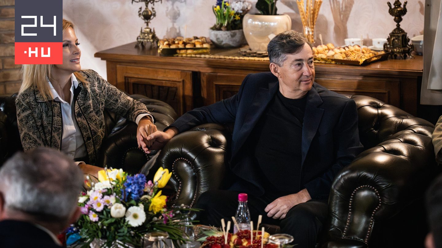 Várkonyi Andrea megmutatta, mit kapott Mészáros Lőrinctől az 52. házassági hónapfordulójukra