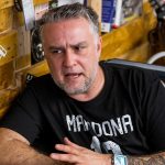 Vályi István autós újságíró.