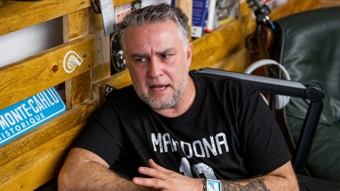 Vályi István autós újságíró.