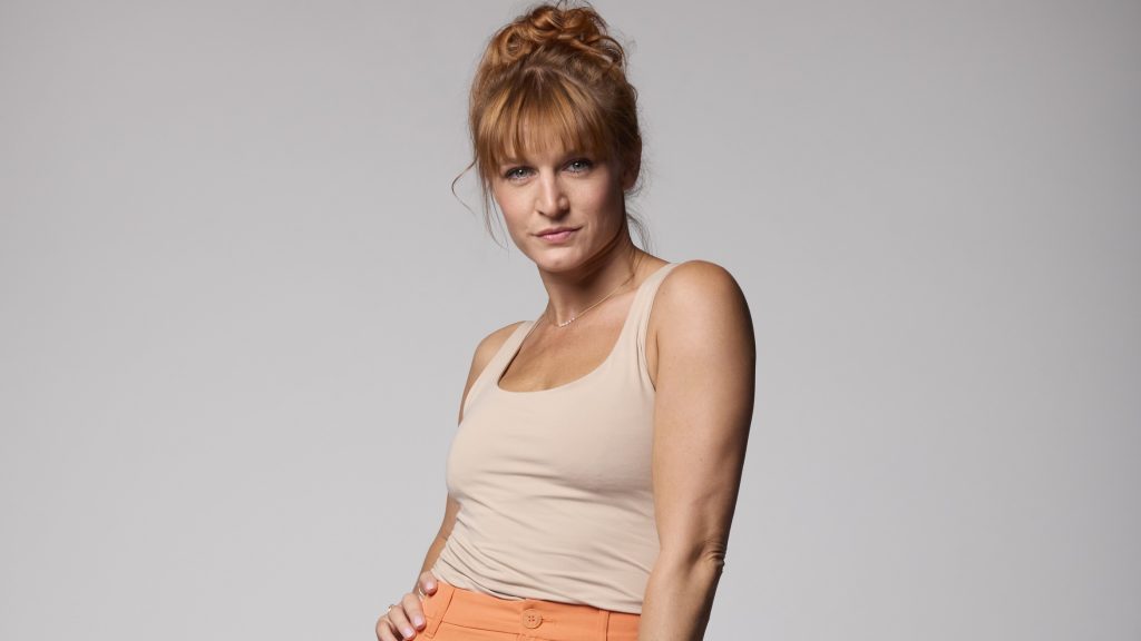 Földes Eszter gondolkodik azon, hogy felveszi vérszerinti édesapja családnevét