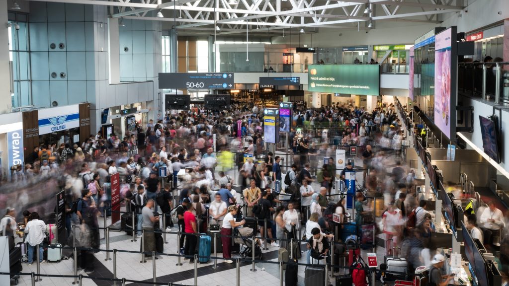 Az extrém jegesedés és az ónos eső miatt leállt Ferihegy
