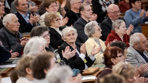 Ki, mikor, meddig kaphat nyugdíjelőleget?