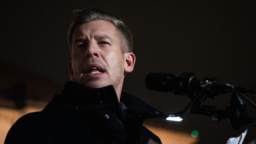 Magyar Péter: Orbán Viktor hallgatása és sunnyogása ide vezet