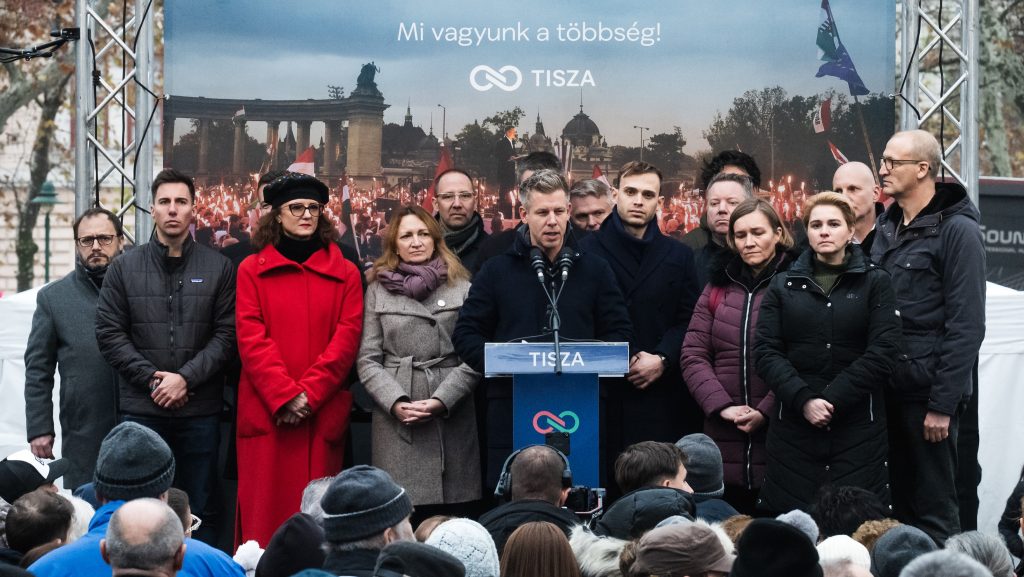 Medián: Tovább nőtt a Tisza előnye, a Fidesz a biztos szavazó pártválasztóknál még gyengült is