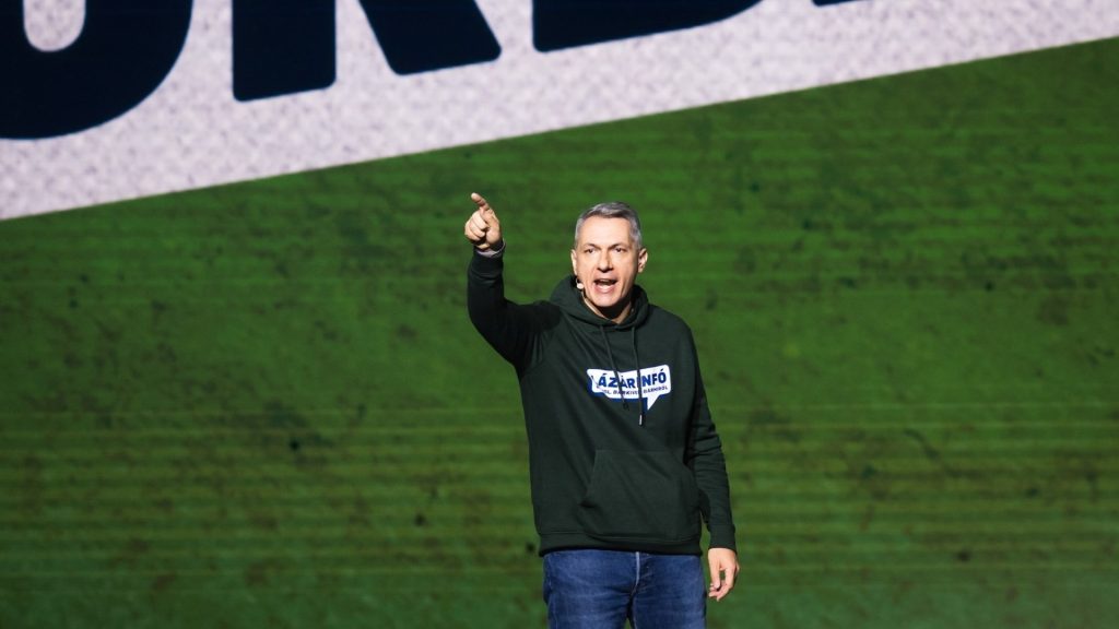 Lázár elnézést kért