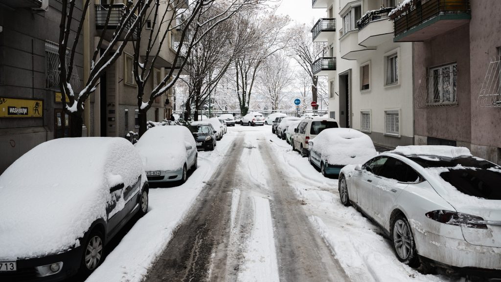 Riasztást adtak ki: ónos eső, sűrű köd, és havazás is lehet csütörtökön