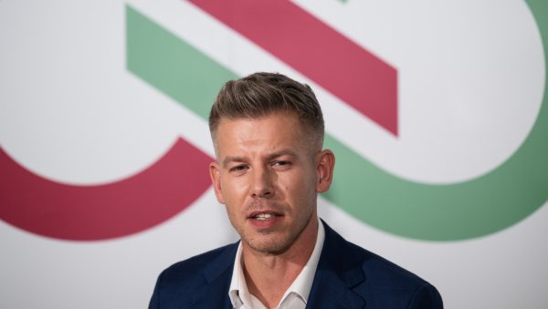 Magyar Péter: „A cigányok magyarok ellen uszításáról, káoszról és a faji kártya kijátszásáról ordibált a batidai tolvaj”