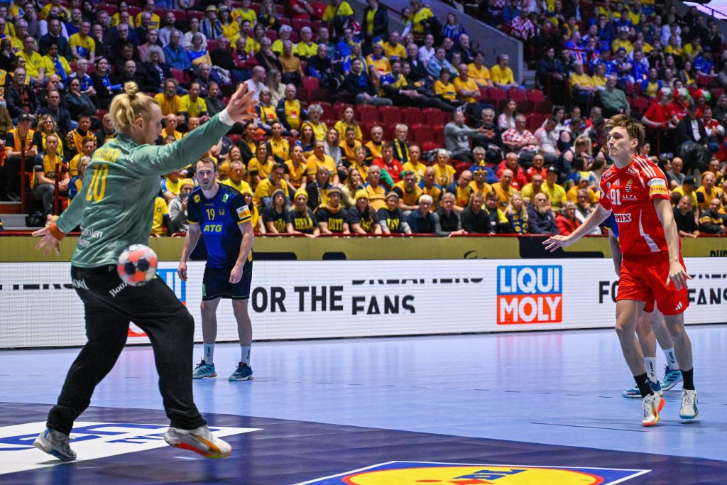 Imre Bence (j) gólt dob 