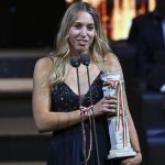 Ekler Luca, miután átvette az Év fogyatékos nõi sportolója díjat.