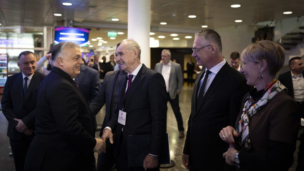 „Könnyebb dolgunk lenne, ha fönt jobban menne az önmegtartóztatás” – fideszes polgármesterek Orbán utasításáról, hogy nyerjék meg a választást