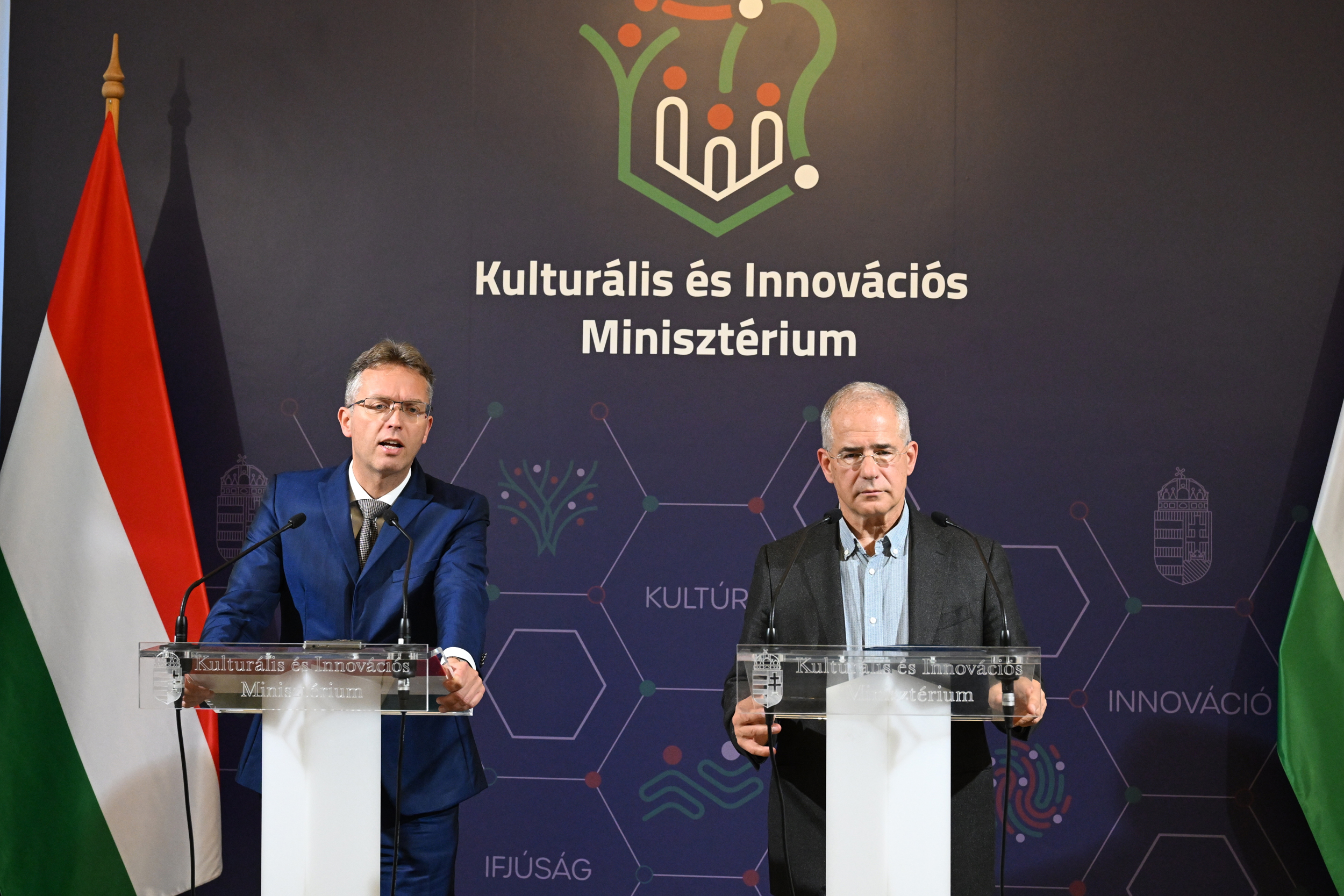 1971-ben is léteztek már olyan nevek, amiket Kósáék most kiiktatnak – a Nyelvtudományi Kutatóközpont távozó nyelvésze nem érti, mire fel ez az őrült nagy felbolydulás 1