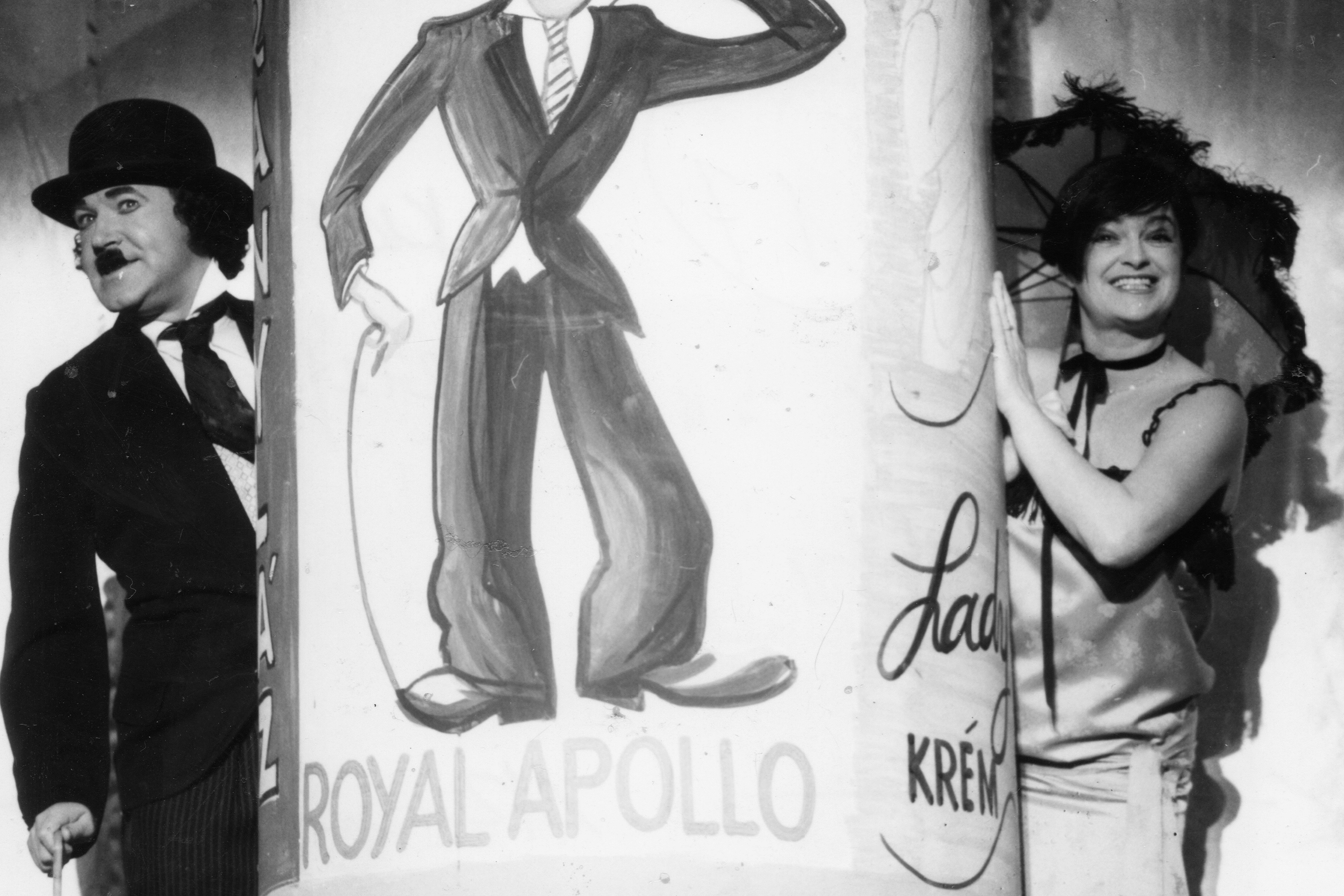 Voith Ági 1986-ban, a Thália Színház Szilágyi György rendezte revü előadásban, a Volt egyszer egy Városligetben Gálvölgyi Jánossal.