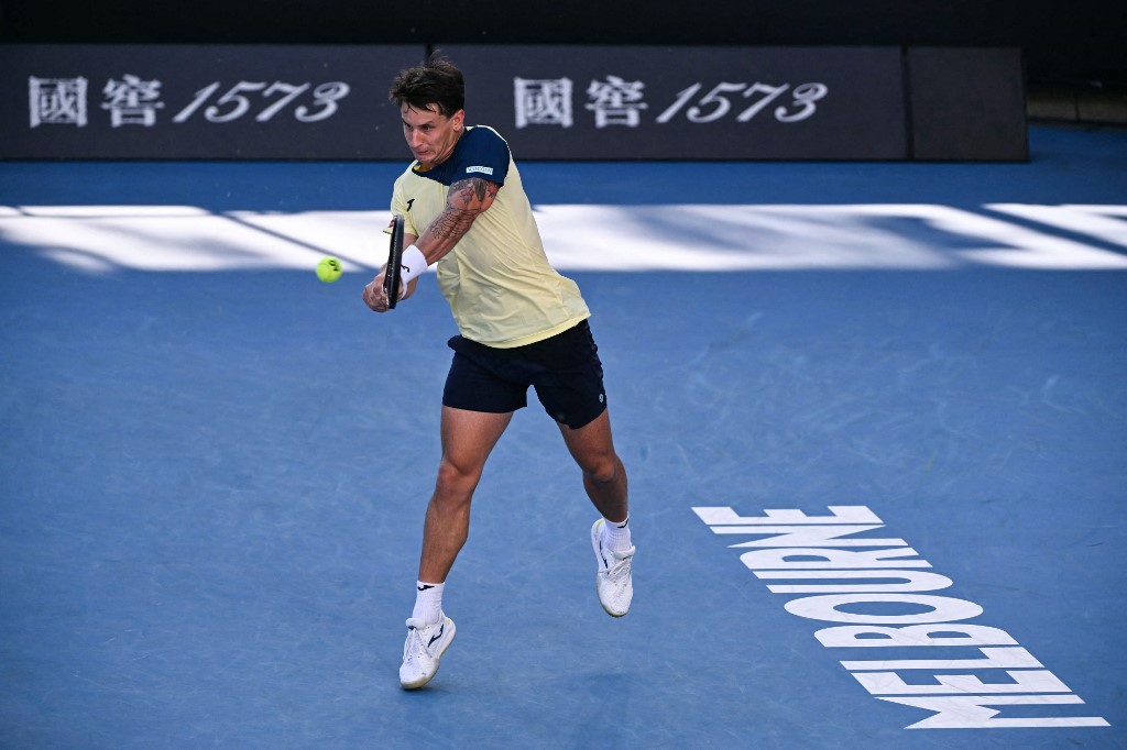 Camilo Ugo Carabelli a Fucsovics Márton elleni Australian Open-mérkőzésen.