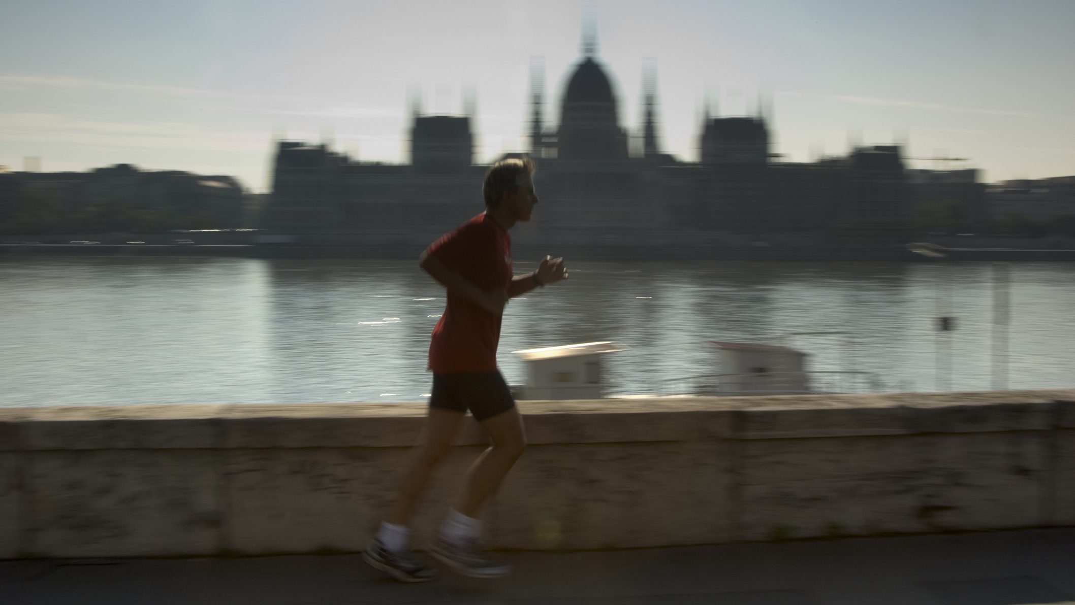 Közlekedésért felelős államtitkár: A futás betiltásáról szóló riogatás egyszerűen nem igaz Kép