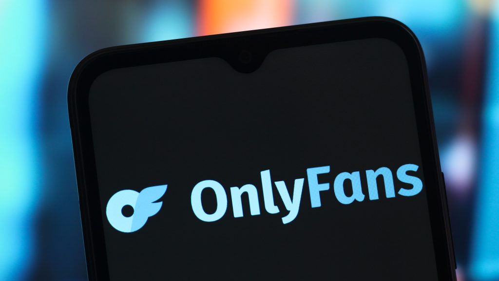 A nagyvállalatok helyett az OnlyFans-modelleket sújtaná kemény különadóval a floridai kormányzójelölt