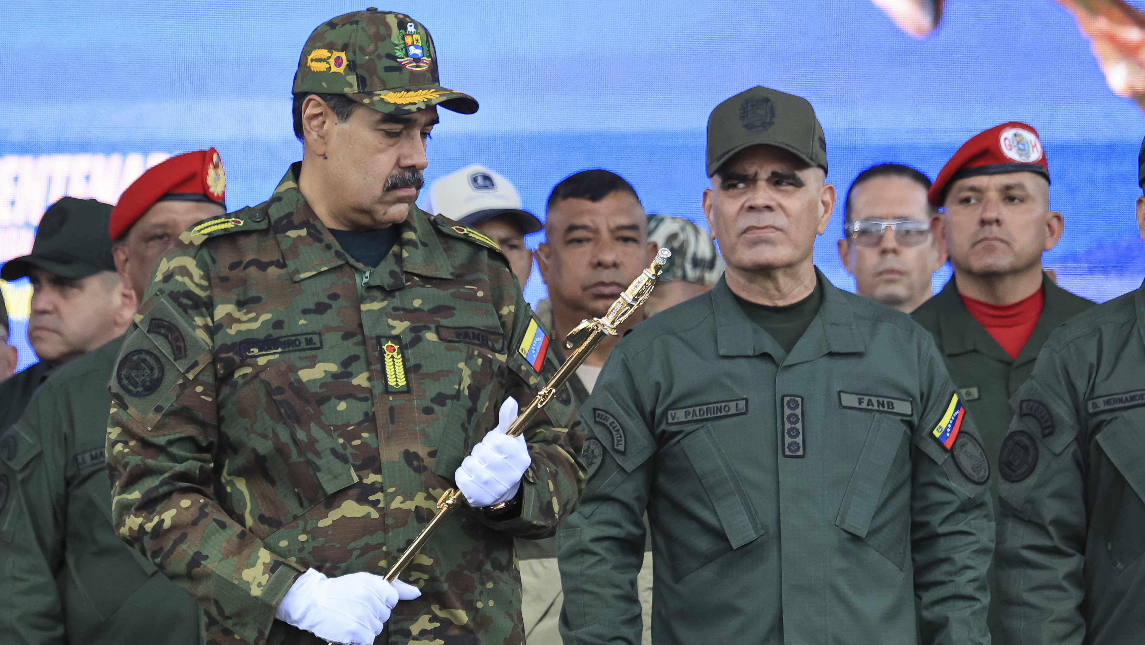 Nicolas Maduro és Vladimir Padrino López.