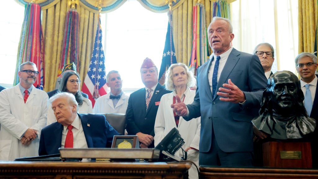 Kevesebb vakcina, több vörös hús – veszélyes irányt vett az amerikai egészségügy RFK Jr. alatt