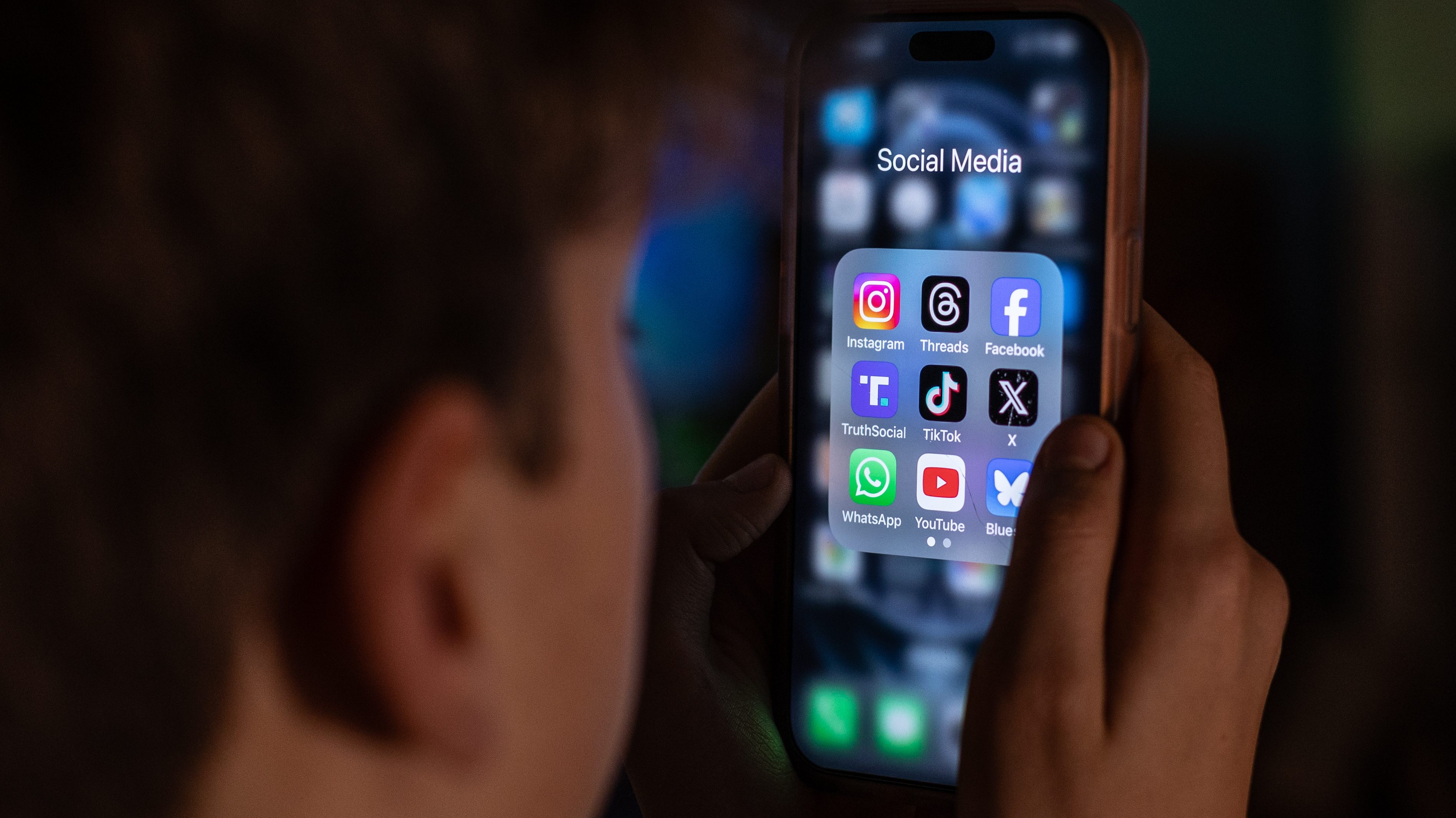 okostelefon, meta, facebook, instagram, whatsapp