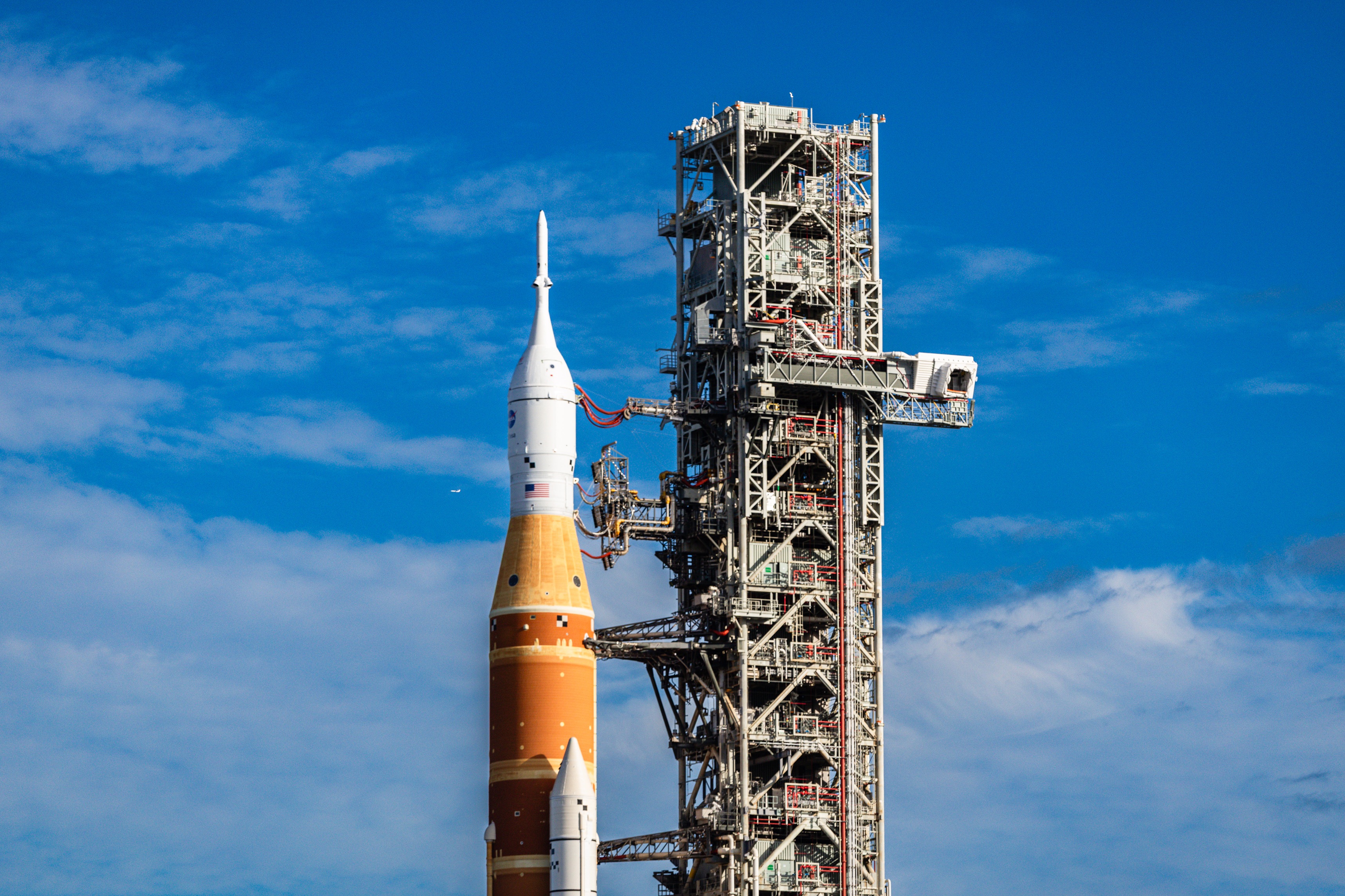 nasa, sls, rakéta, kilövőállomás, hold, artemis-2