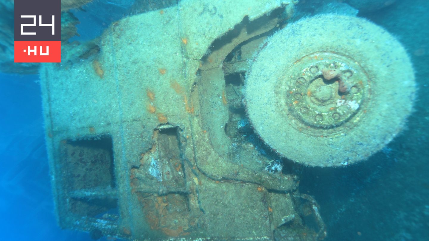 Magyar kamionok is fekszenek a Földközi-tenger mélyén, egyikükben még az ebéd is visszavárja a sofőrt