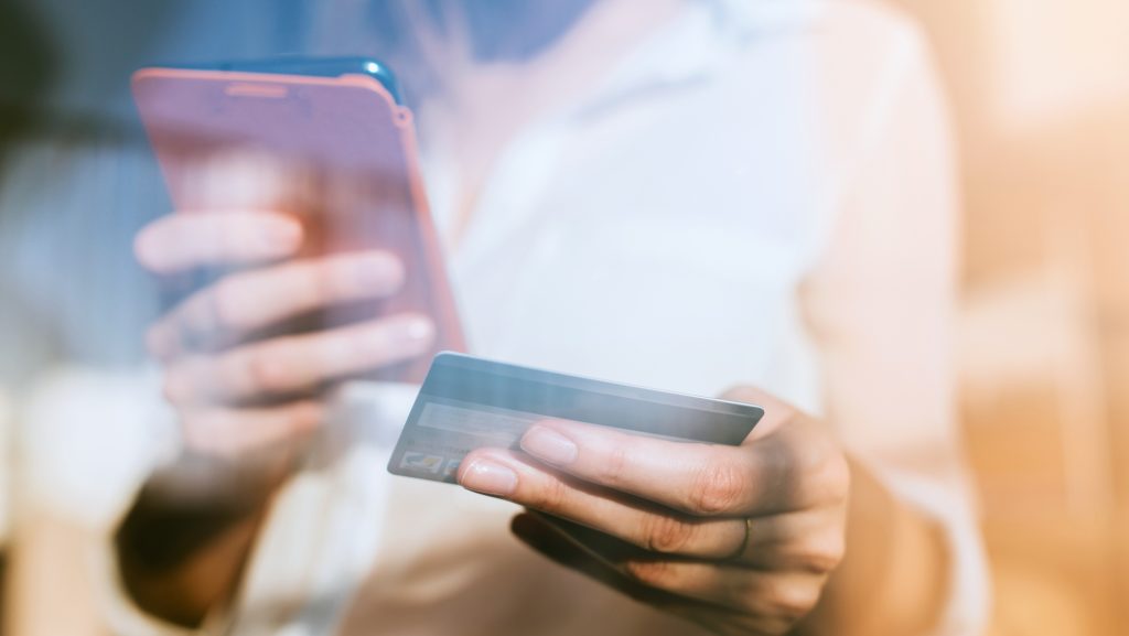 Újabb bank állt elő telefonos csalások elleni funkcióval