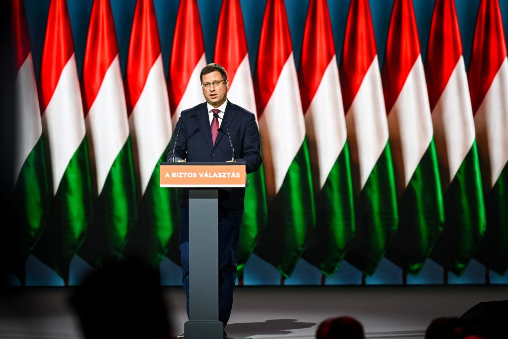 Gulyás: A családját és hazáját eláruló ügynökpolitikus és Orbán között kell választani