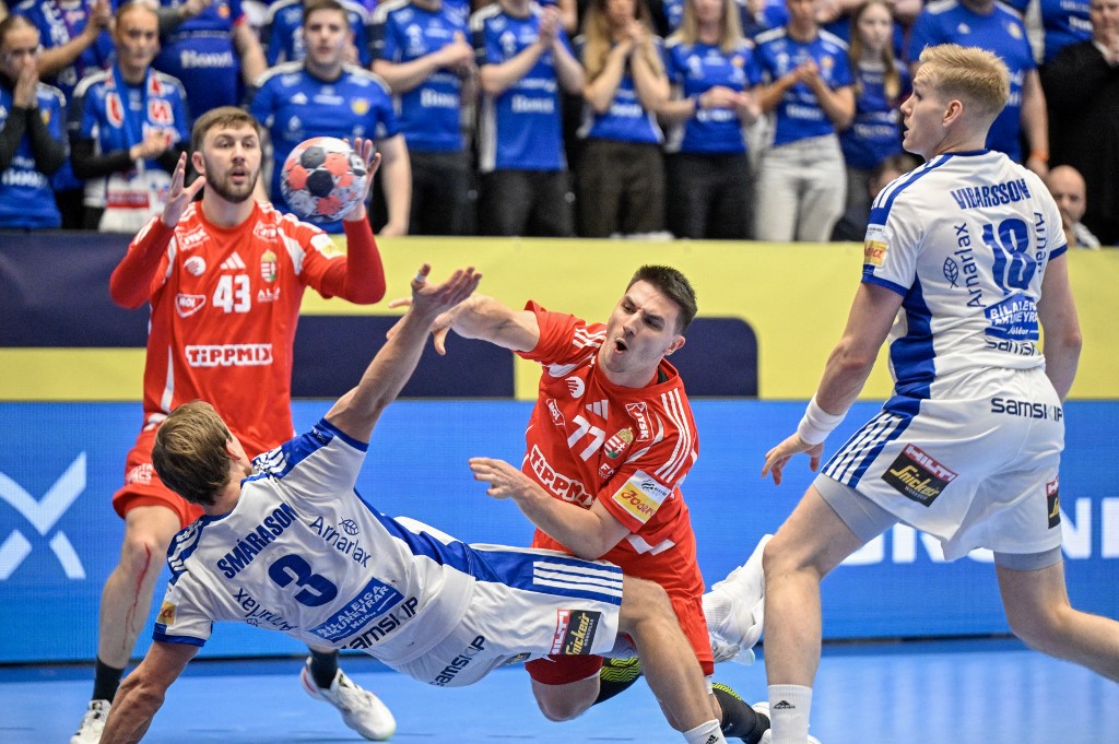 Hanusz Egon, a magyar férfi kézilabda-válogatott játékosa az Izland elleni csoportmérkőzésen az Európa-bajnokságon. 