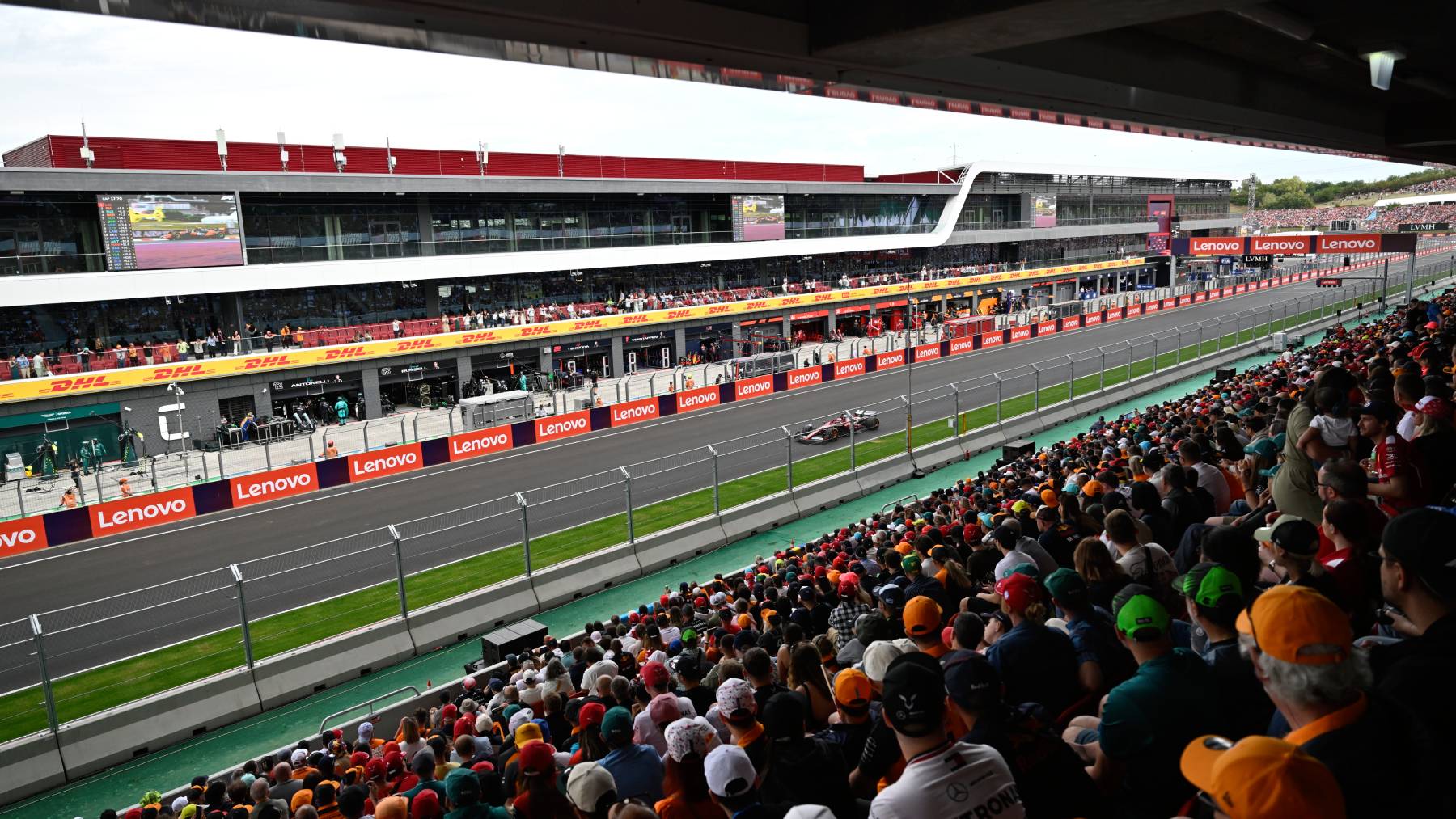 Mogyoród, 2025. augusztus 3. Charles Leclerc, a Ferrari monacói versenyzője a Forma-1-es Magyar Nagydíjon a mogyoródi Hungaroringen 2025. augusztus 3-án. MTI/Vasvári Tamás