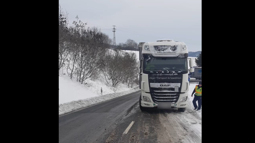 A rendőrség szerint nem úgy volt a történet, ahogy a kamionos állítja a felkapott videójában