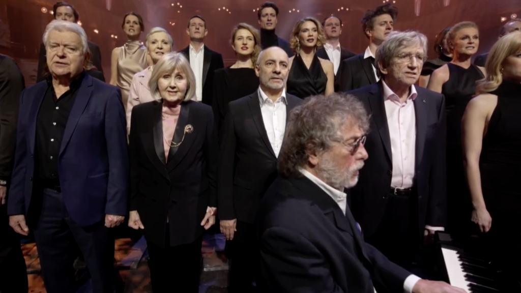 Így szólt a Himnusz a Vígszínház társulától, Presser Gábor zongorajátékával