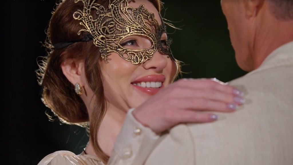 Kiara Lord Stohl Andrásnak: Úgy láttam, egy kicsit kancsal vagy