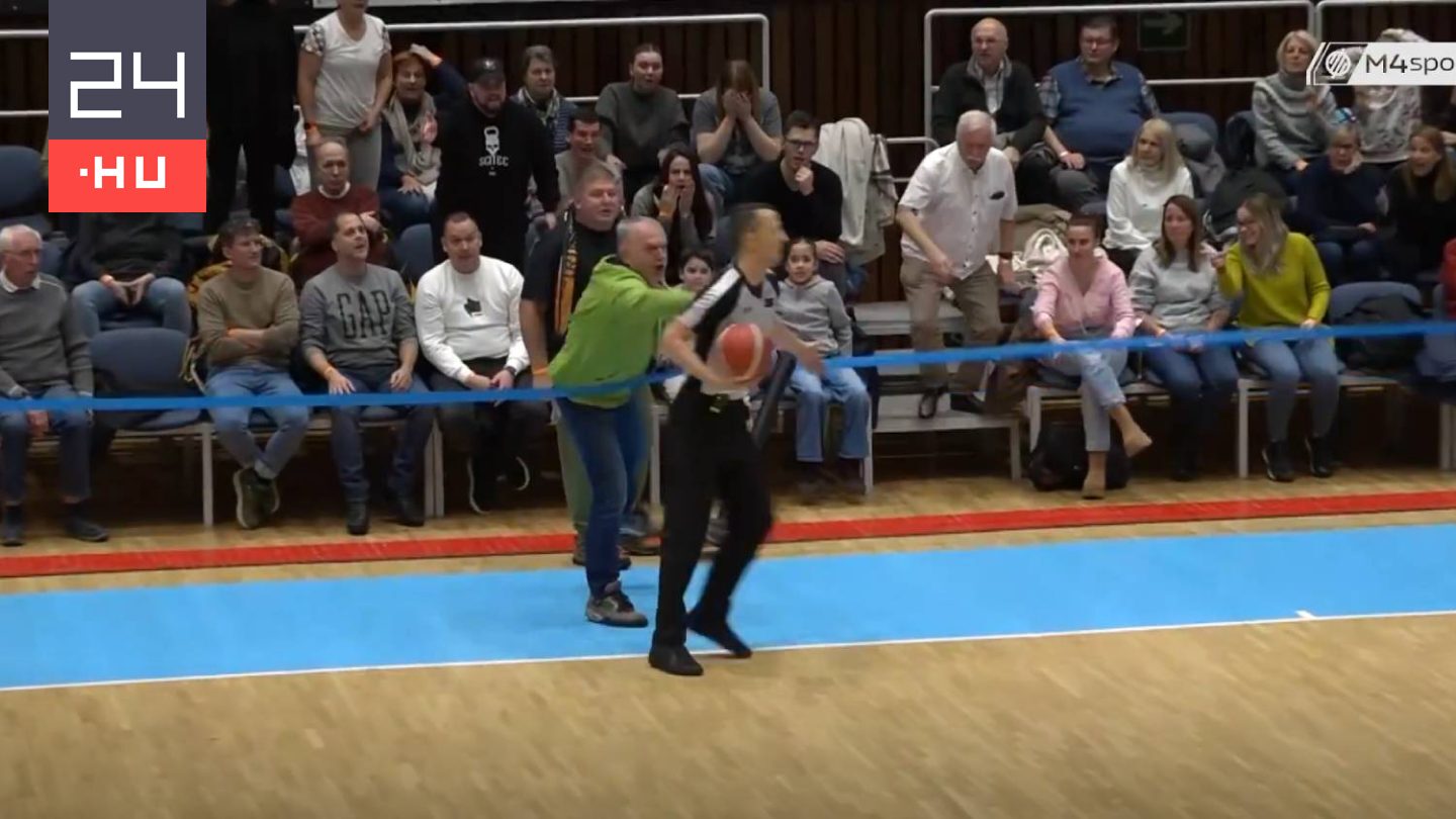 Egy évre kitiltották a játékvezetőt meglökő pécsi szurkolót