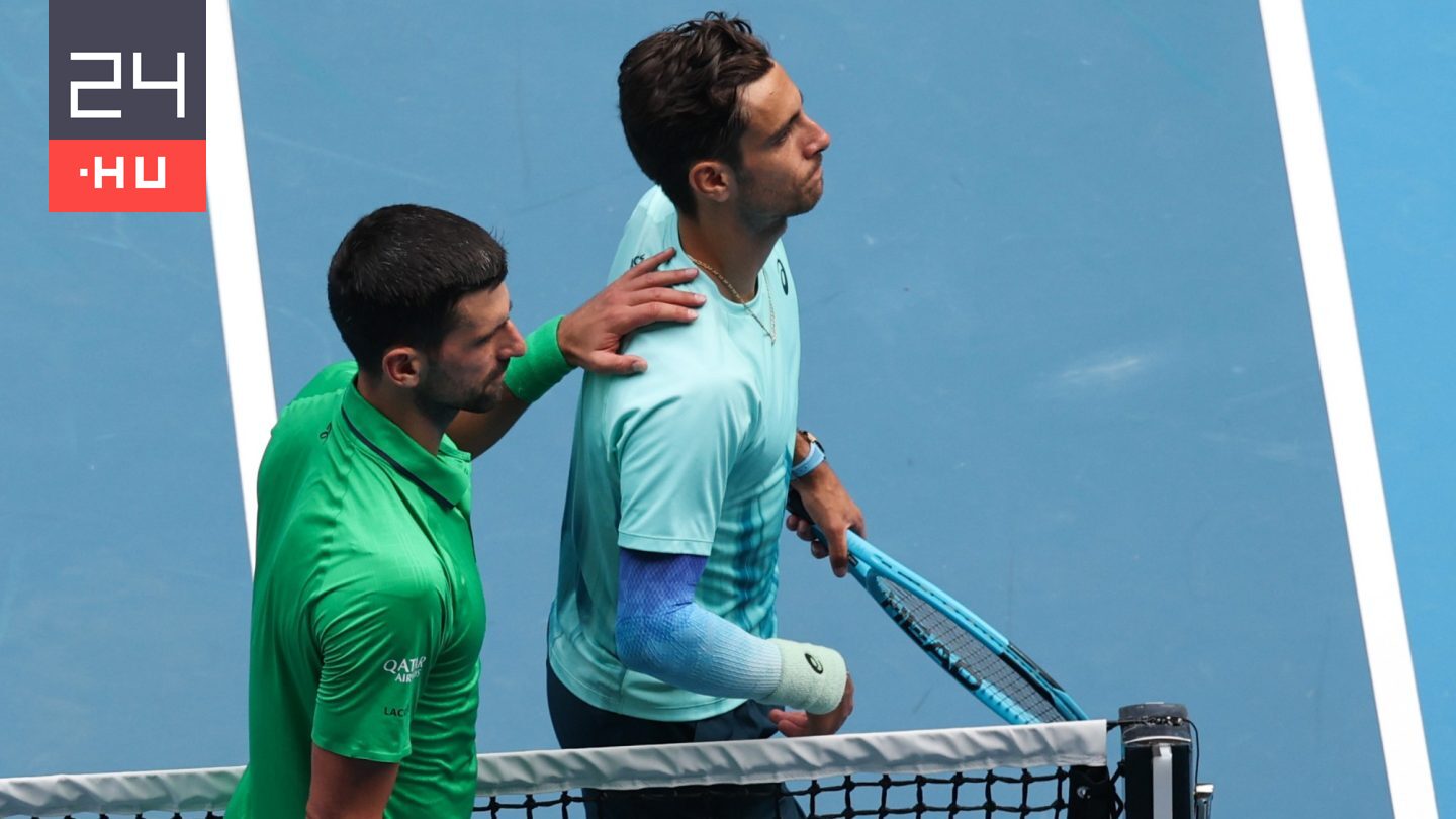 Dráma az Australian Openen: kétszettes előnyben adta fel a negyeddöntőt Djokovic ellenfele