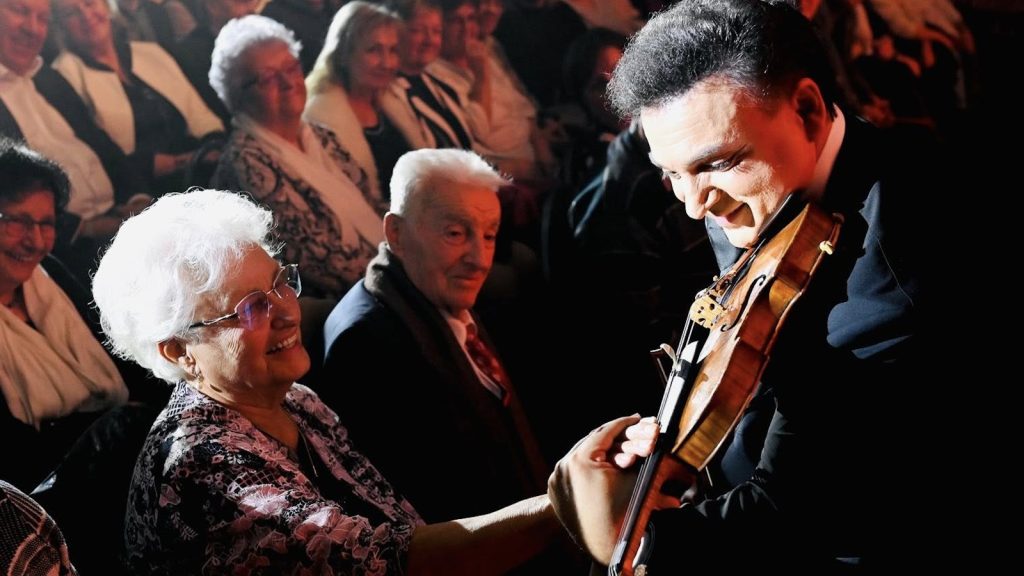 Az Orbán-szülőknek hegedült Mága Zoltán