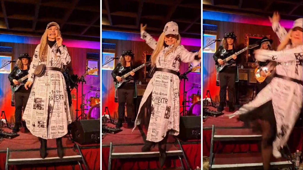 Marcellina tud nevetni magán: viccet csinált abból, hogy leesett a színpadról