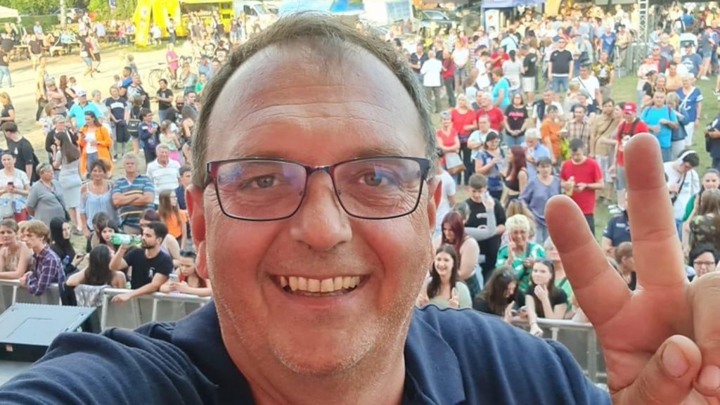 Vesztegetéssel gyanúsítják Mezei Zsoltot, Dunaújváros DK-s alpolgármesterét