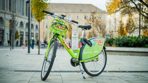 Mol Bubi kerékpár a Blahaz Lujza téren.