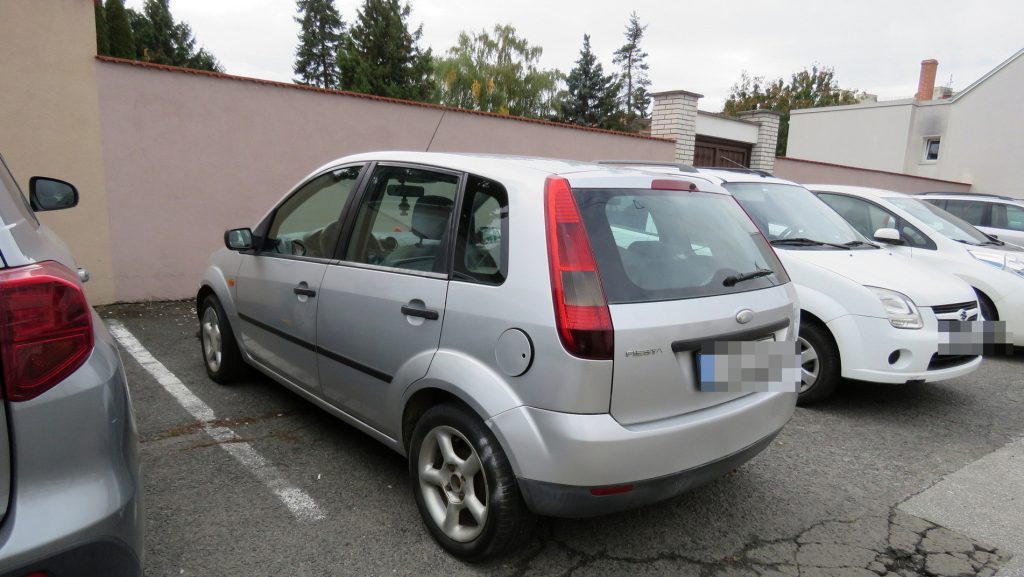 Több tucat bűncselekménnyel gyanúsítják azt a két 16 éves fiút, akik egy ötéves kisfiúval együtt loptak el egy Audit