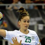 Nerea Pena, az FTC (b) és Simone Böhme, a Siófok játékosa a kézilabda női Magyar Kupa 3. helyért játszott FTC-Rail Cargo Hungaria - Siófok KC mérkőzésen a Papp László Budapest Sportarénában 2018. április 1-jén.