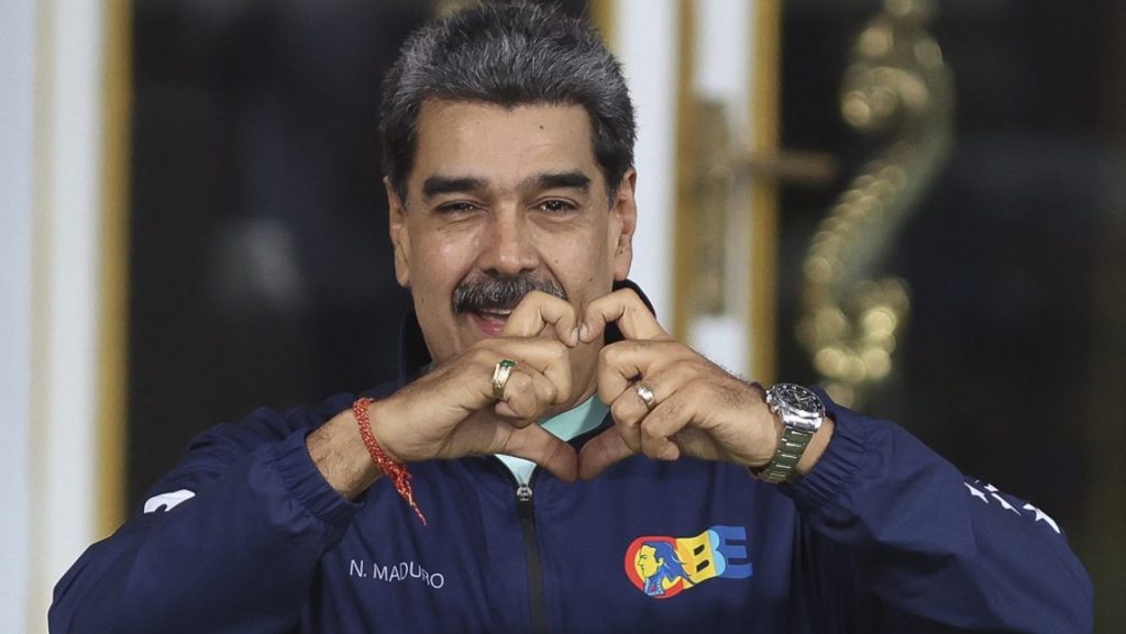 Befagyasztották Maduro feltételezett vagyonát Svájcban