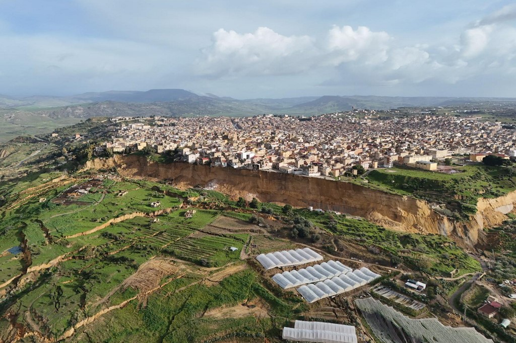 Földcsuszamlás Niscemiben: fennáll a veszély, hogy „minden leomlik” – Meloni a helyszínre látogatott 3