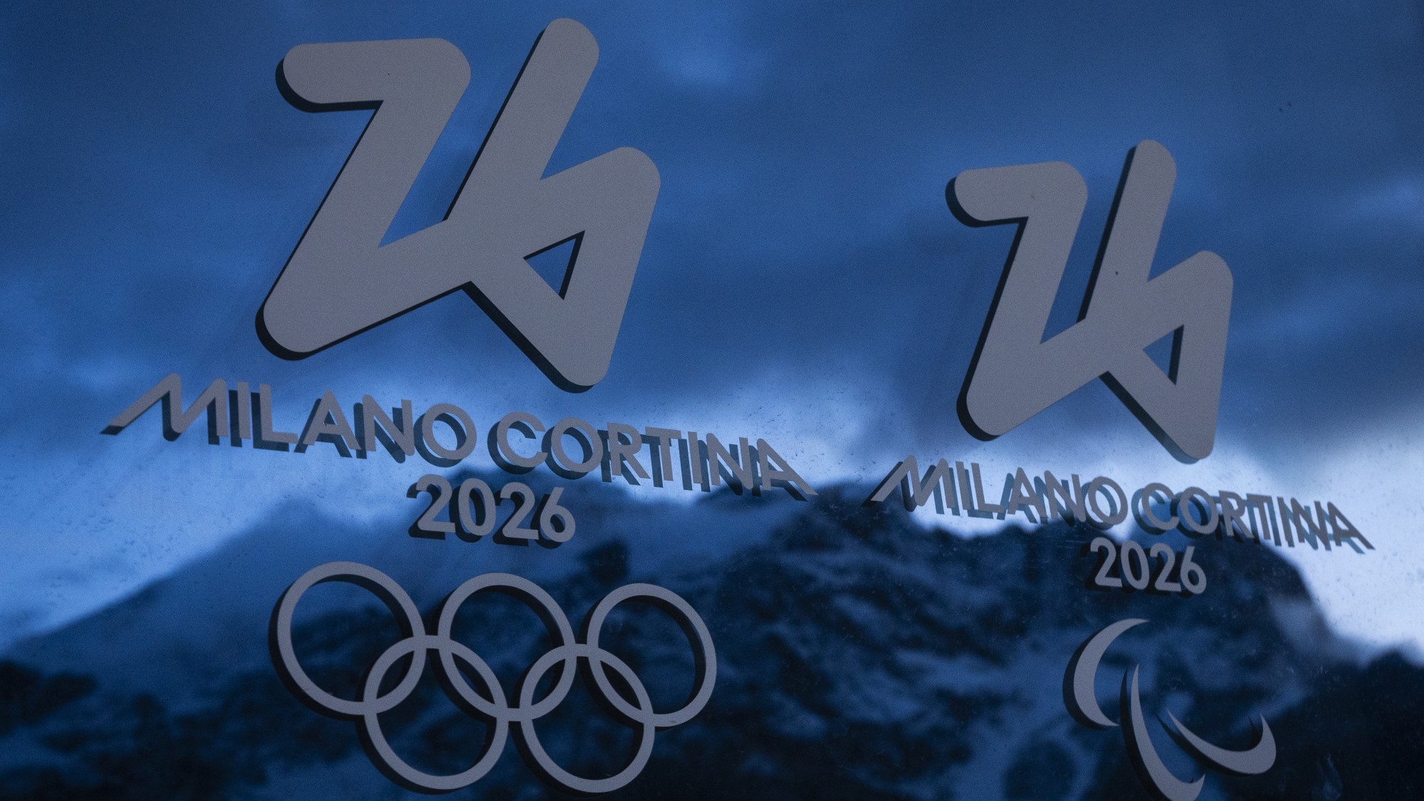 A milánói téli olimpia logója.