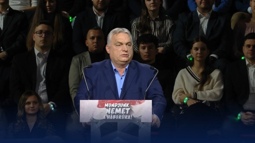 Elemzők: Orbán Viktort bántja a fiatalok elvesztése